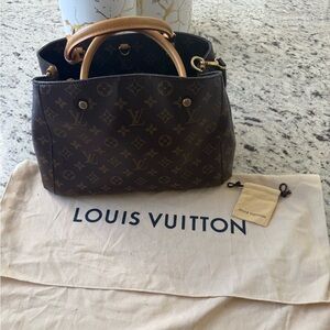 Louis Vuitton
Montaigne MM